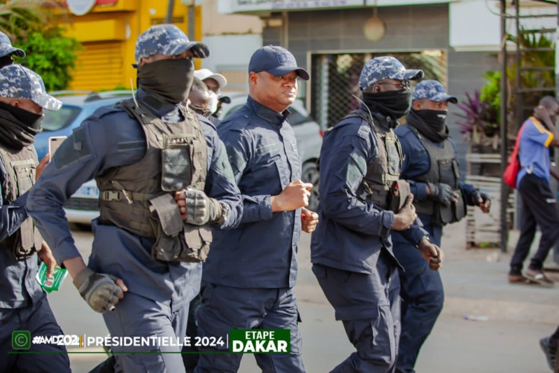 La Gendarmerie ordonne aux agents du Pur de retirer leurs casquettes aux couleurs de l'armée