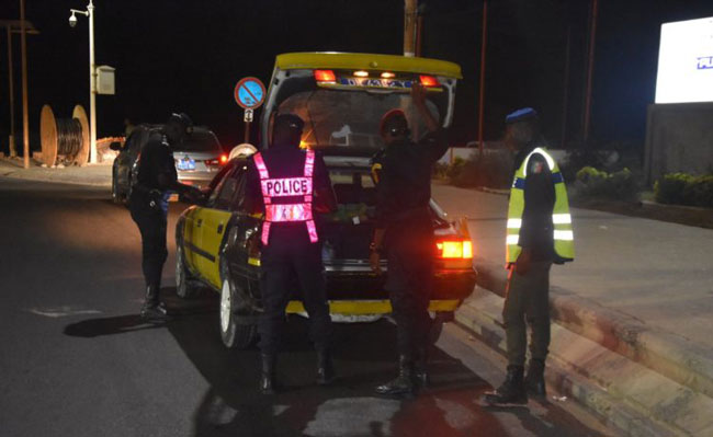 Opération policière nocturne : Près de 600 arrestations effectuées en une nuit