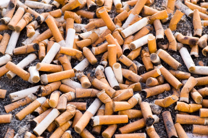 Pr Abdoul Aziz Kassé sur le tabagisme en milieu scolaire "L'industrie du tabac expose toute sa puissance avec les cigarettes et les chichas"