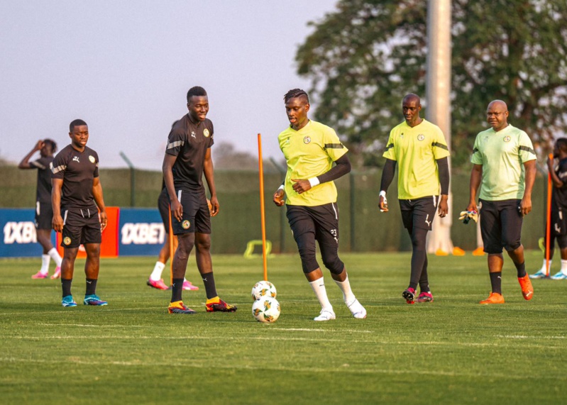 Préparation des Lions pour les Éliminatoires de la CAN 2025 : Première Séance d’Entraînement à Diamniadio