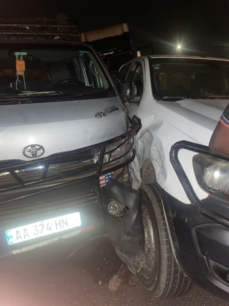 Accident sur l'axe AIBD-Dakar : Un porte-conteneurs se renverse sur plusieurs véhicules*