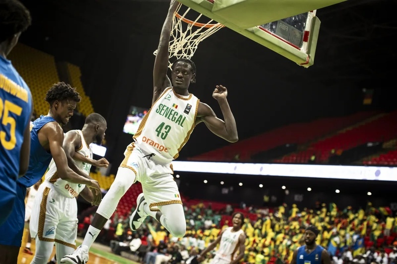 Basket : Le Sénégal domine le Rwanda grâce à une défense solide