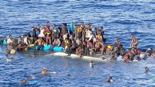 Meurtre de migrants en pleine mer: Un capitaine de pirogue sénégalais jugé en Espagne avec ses complices