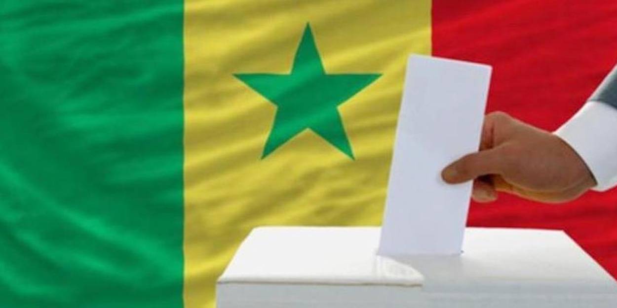 Des Sénégalais expriment leur opposition au report de l'élection présidentielle par un "deuil électoral