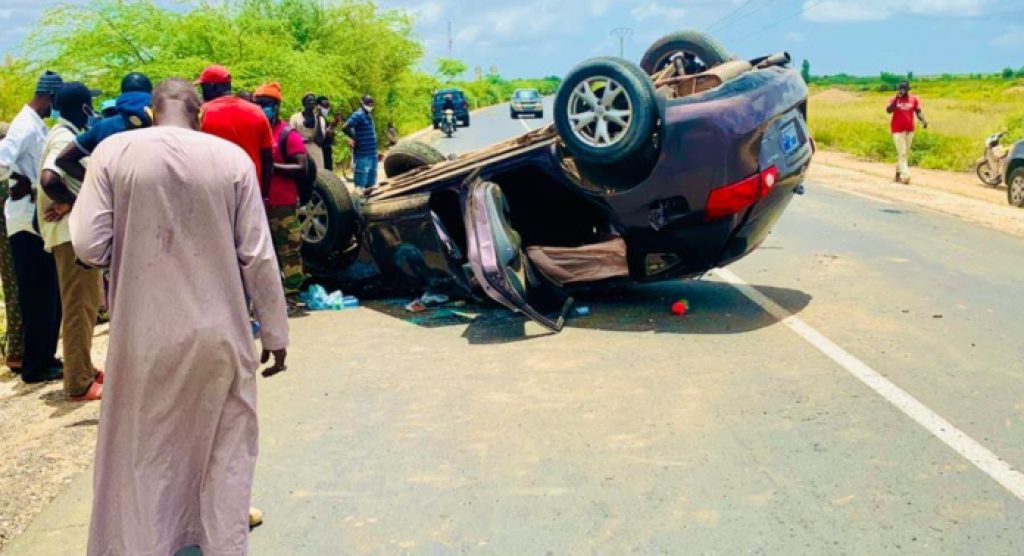 Tragédie sur l'Autoroute de l'Avenir : Un accident impliquant un véhicule 'Allô Dakar' fait un mort et trois blessés