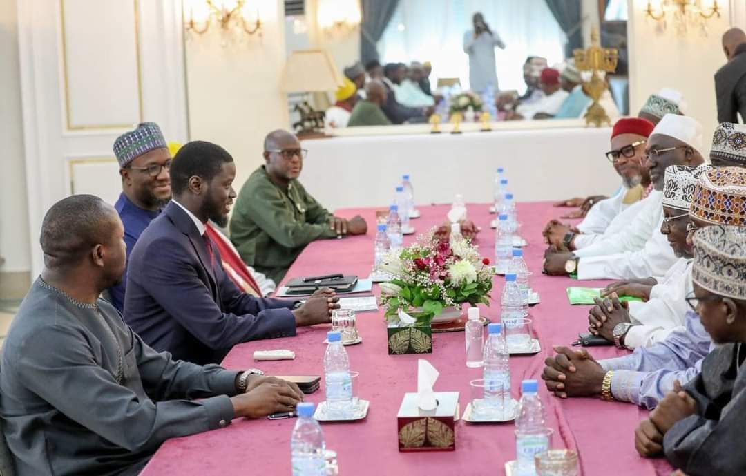 Rencontre au Palais : Les Imams et Oulémas du Sénégal Reçus par le Président Faye