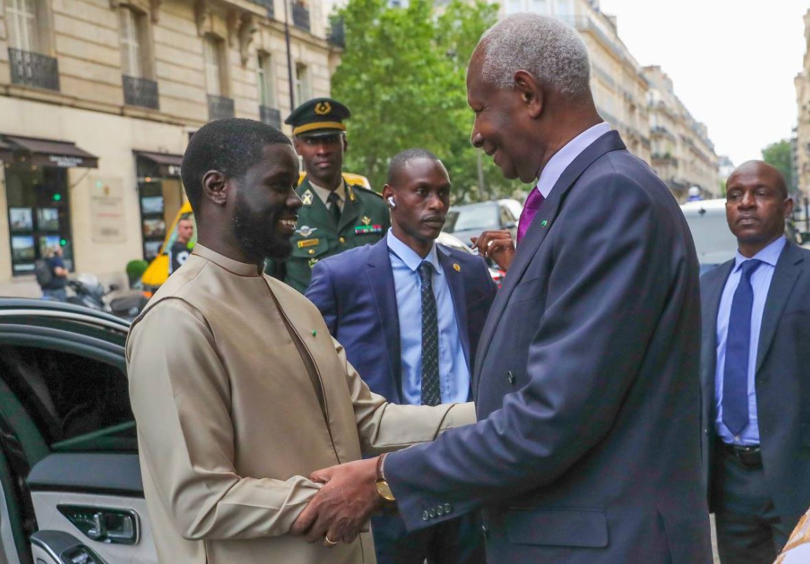 Rencontre entre Bassirou Diomaye Faye et Abdou Diouf à Paris