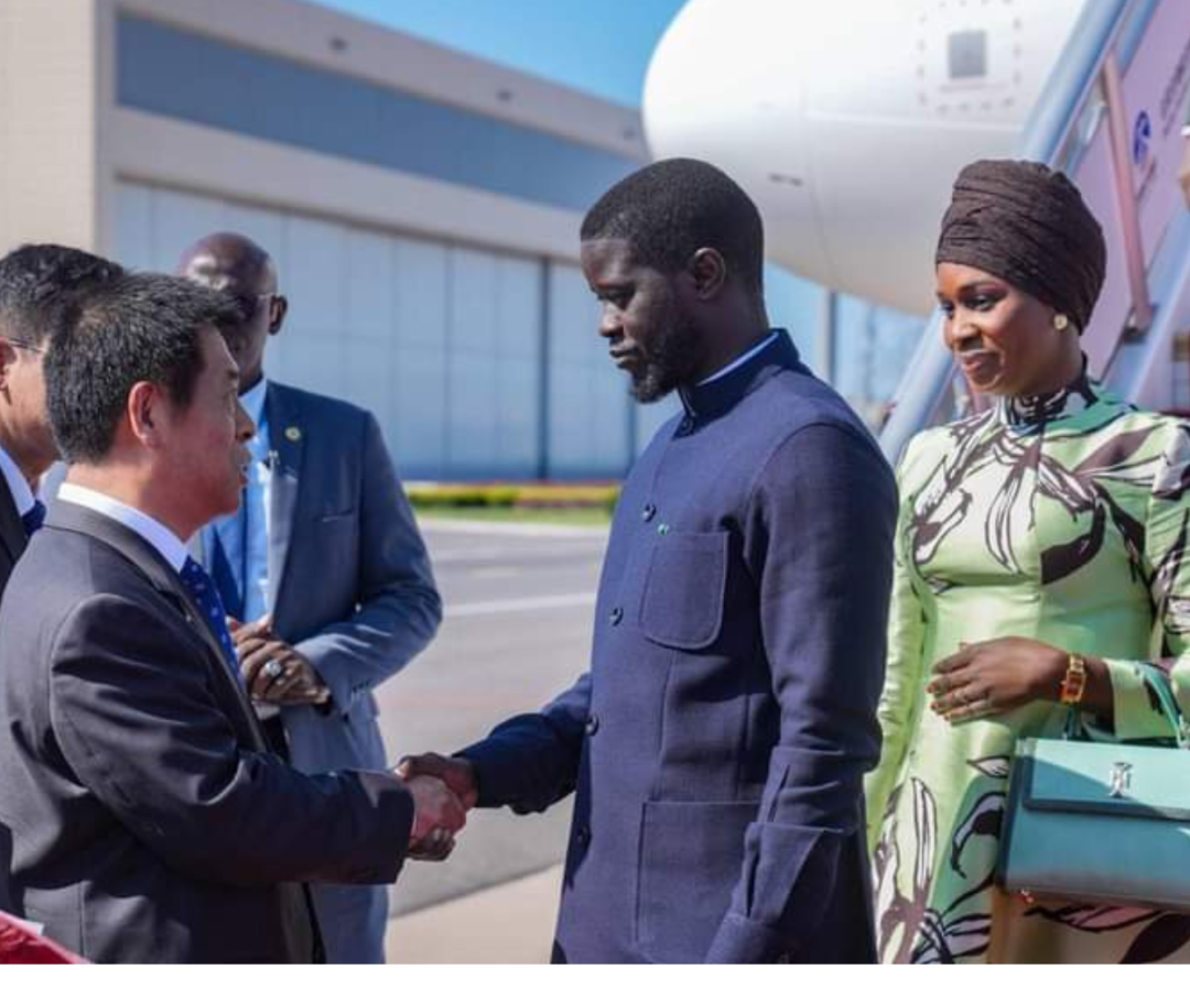 Visite d’État : Le Président Bassirou Diomaye Faye Arrive à Beijing pour le Forum Chine-Afrique