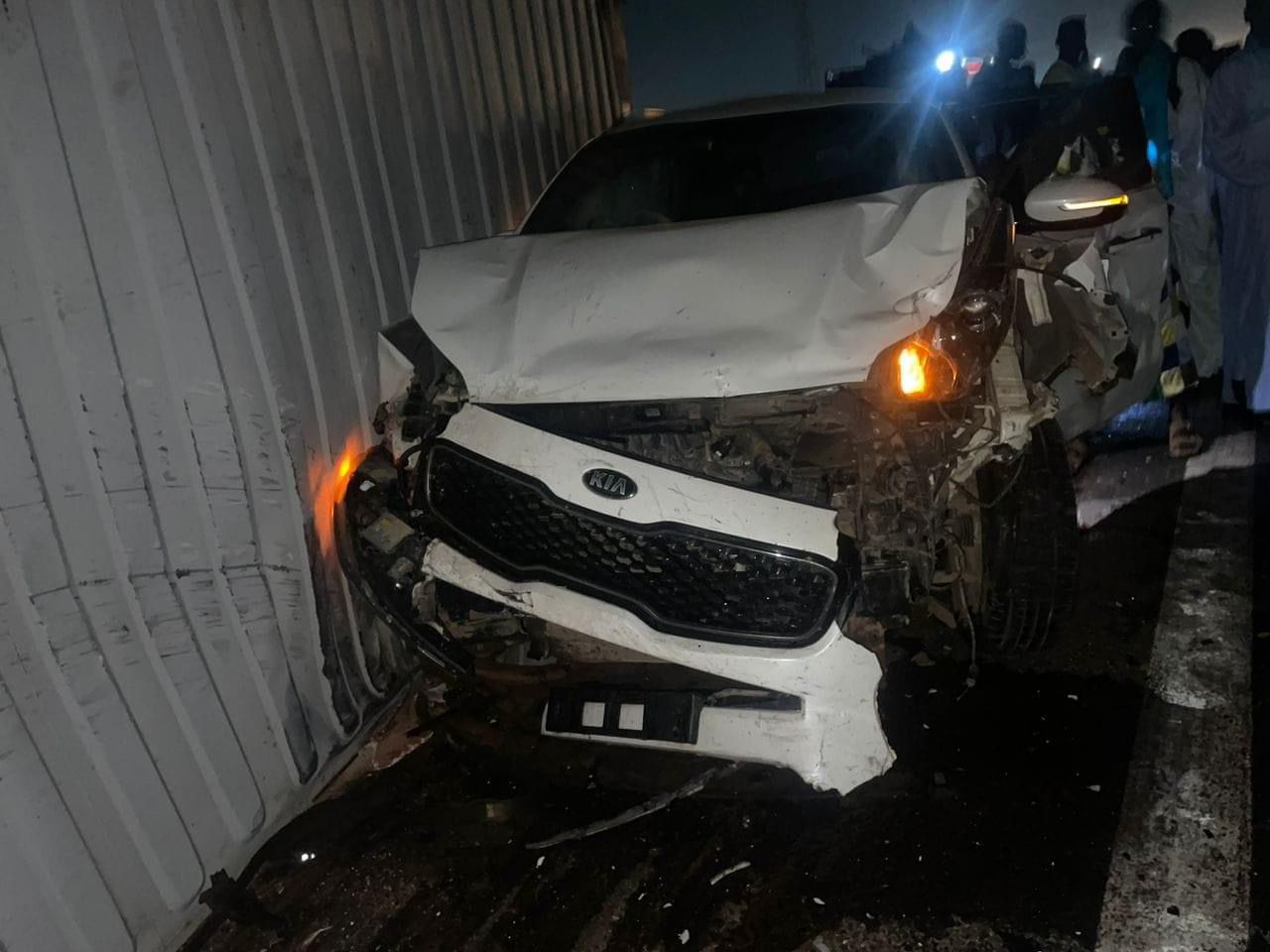 Accident sur l'axe AIBD-Dakar : Un porte-conteneurs se renverse sur plusieurs véhicules*