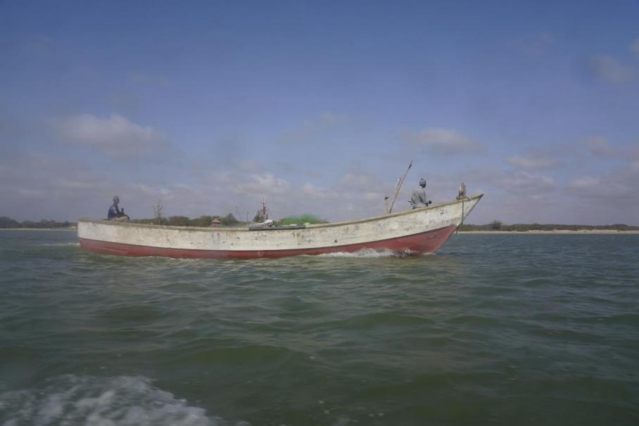 Découverte macabre au large de Dakar : 30 corps retrouvés dans une pirogue dérivante