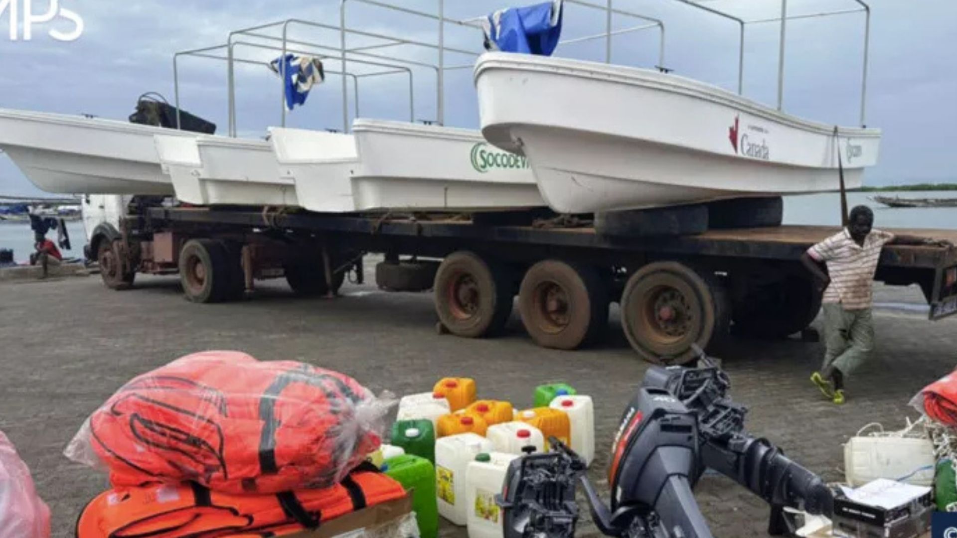 Don de quatre vedettes et équipements pour renforcer la protection des aires marines en Casamance