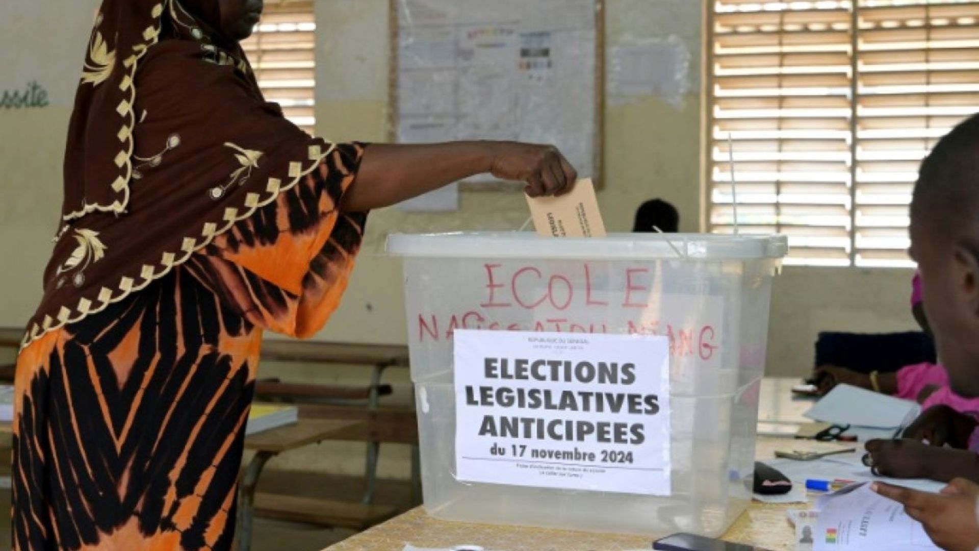 Déroulement du Vote à Thiès : Retards Mineurs et Faible Affluence