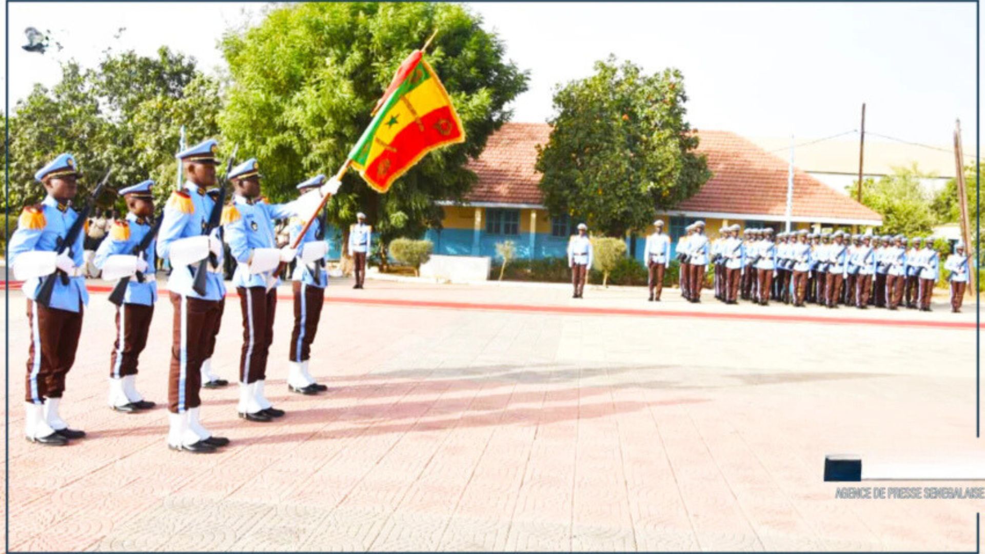 Thies : 77 élèves sous-officiers, dont 7 filles, présentés au drapeau national