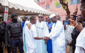 Youssou Ndour se rend à Bamako pour rendre hommage à Toumani Diabaté