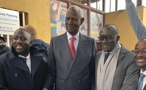 Abdou Diouf vote à Montreuil pour les législatives sénégalaises