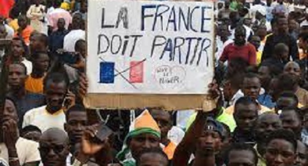 Ni l'Onu ni la France n’ont pas le droit de "choisir qui est légitime" pour diriger le Niger