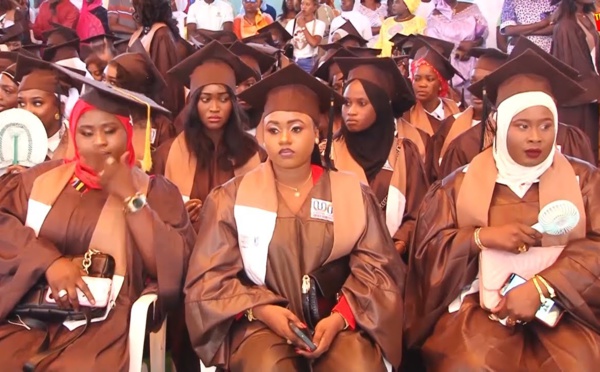 Cérémonie de Graduation de l'UVS à Thiès : PLUS DE 1000 ETUDIANTS DE L'ENO THIES RECOIVENT LEUR DIPLOMES.