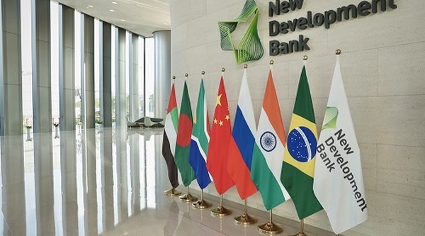 La banque des BRICS financera les projets de ses membres en devises nationales