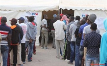 Affluence massive aux bureaux de vote dès l'ouverture pour l'élection présidentielle (vidéos)