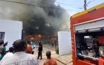 Incendie à l'agence Senelec de Ouakam : intervention des pompiers en cours